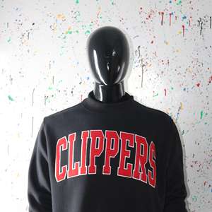 Sudadera CLIPPERS Negra con Cuello Alto, 100% Roja, Apliques Bordados, Cuello Ancho, CLUSH SPORTS - Product Image 4
