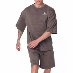 Conjunto de camiseta y pantalones cortos de moda para hombre, estilo moderno, tela suave para uso personalizado. - Product Image 6