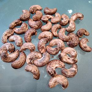 Noix de cajou salées et grillées du Cambodge, qualité W320, biologiques, qualité supérieure pour les marchés d'exportation, avec service OEM/ODM disponible - Product Image 2