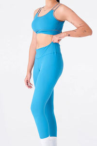 Conjunto Deportivo de Leggings y Sujetador Deportivo con Tiras Finas, Color Degradado Personalizado, Sin Costuras, Cintura Alta, Transpirable, para Yoga y Fitness - Product Image 3