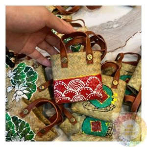 Porte-clés Artisanal en Herbe Tressée Traditionnelle, Ornement Artisanal en Roseau, Breloque de Sac Faite à la Main, Anneau Porte-clés Naturel, Accessoire Souvenir Culturel - Product Image 5
