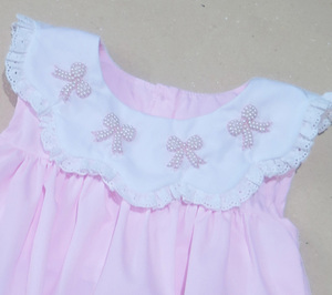 Ensemble de vêtements d'été pour bébé fille, haut sans manches rose brodé avec col à nœud et bloomers à volants, tenue de boutique pour tout-petits - Product Image 2