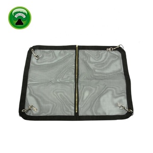 Protector de puesto de equipo de equitación de PVC negro - Product Image 1