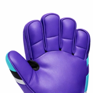 Guantes de Portero Avanzados con Agarre de Látex Duradero, Protección Contra Impactos y Ajuste Cómodo para Partidos - Product Image 3