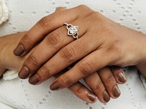 Anillo de Compromiso de Oro Rosa de 9K con Diamantes Redondos de Corte Brillante, Color H, Lujosos Diamantes Incrustados, para Mujer, de LILABA ENTERPRISE - Product Image 3