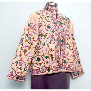 Veste en cotrise brodée en coton faite à la main en Inde, veste en cotrise pour femmes, manches longues, longueur normale, écologique, automne-hiver - Product Image 4