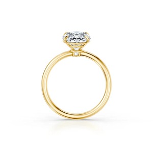 Bague de fiançailles solitaire en or jaune 9 carats avec diamant ovale de 1,00 carat cultivé en laboratoire pour femme - Product Image 2