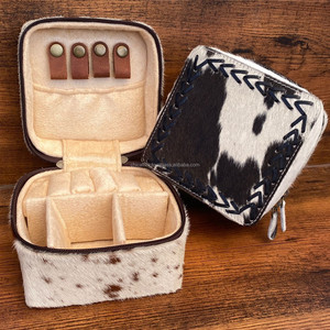 Venta caliente de fábrica Stock cuero de vaca caja de joyería anillo pendiente collar cajas organizadas ornamento personalizado cajas de almacenamiento - Product Image 2
