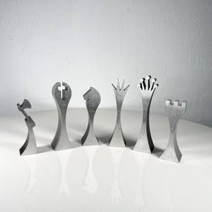 Pièces d'échecs modernes en métal, design contemporain, vente en gros, pièces d'échecs en métal de luxe, jeu de stratégie haut de gamme - Product Image 2