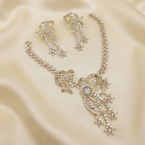 Ensemble collier et boucles d'oreilles pour femme JeweleMarket, plaqué or, avec cristaux et strass, style ethnique, pour mariage, fiançailles, anniversaire, fête, cadeau - Product Image 1