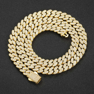 Collier cubain moderne de luxe en moissanite avec design glacé fait main et fermoir robuste - Product Image 6