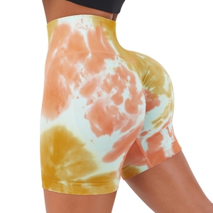 Shorts de yoga sans couture tie-dye jaune-orange vif, taille haute, froncé, effet push-up fessier - Product Image 2