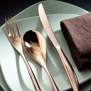 Service de couverts inspiré des cours monsunières pour des tables rafraîchies, des réceptions chaleureuses et des repas rythmés - Product Image 1