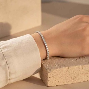 Pulsera de tenis de moissanita de plata 925 para mujer, corte brillante redondo, engaste hecho a mano, joyería clásica para boda, regalo para novia - Product Image 1