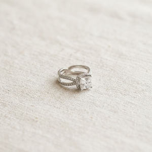 Bague de fiançailles en argent 925 avec diamant de laboratoire serti à griffes, plaqué rhodium, alliance de mariage à double sangle, cadeau de bijoux pour femme - Product Image 3