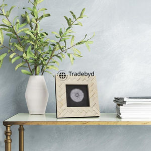 Elegante Marco de Fotos de Lujo Hecho a Mano con Incrustaciones de Hueso y Acabado Brillante de Primera Calidad por Tradebyd - Product Image 2