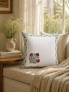 Housse de coussin florale minimaliste design en coton, taie d'oreiller décorative pour les intérieurs modernes de salon - Product Image 3
