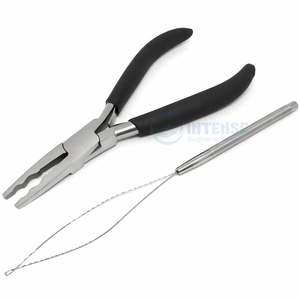 Pince à cheveux professionnelle en acier inoxydable de 6 pouces avec poignée noire et aiguille à boucle pour extensions de cheveux destinées aux coiffeurs - Product Image 1