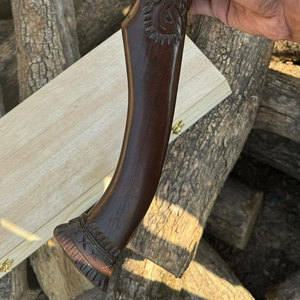 Hacha Industrial de Estilo Vikingo con Cabeza Decorada, Hoja de Acero al Carbono, Mango de Madera Liso, Diseño Nórdico, Herramienta para Cortar Madera al Aire Libre - Product Image 4