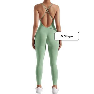 Combinaison de yoga une pièce pour femmes grandes tailles, avec effet froncé aux fesses et pantalon évasé, vêtements de sport personnalisables avec logo - Product Image 3