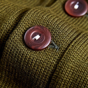 Cardigan en laine/nylon vert olive pour homme Tiki Taka Sports, col en V, manches longues, fermeture boutonnée, patchwork, vêtement d'hiver respirant - Product Image 3