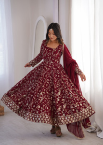Accessoires vestimentaires, Vêtements ethniques, Autres vêtements régionaux, Robe Anarkali en faux georgette à sequins épais, Bas en crêpe, Dupatta (AU 5024) - Product Image 5