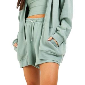 Shorts de course pour femmes Soft Touch Performance Gear, design flexible adaptatif, tissage ventilé, construction robuste, pour les sports de plein air et la course à pied. - Product Image 4