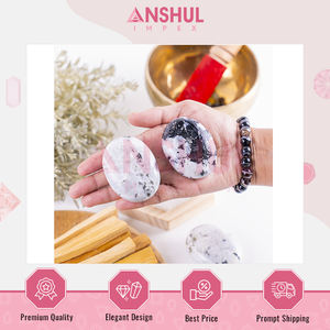 Gamme exclusive de pierres de paume en pierre de lune arc-en-ciel naturelle de 2,5 pouces, cristaux de guérison de 1 kg pour l'équilibre émotionnel et la croissance spirituelle - Product Image 4