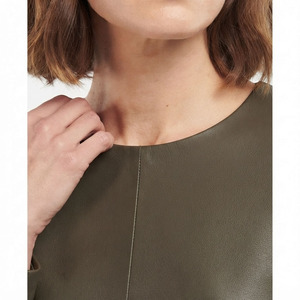 Camiseta de Cuero Genuino para Mujer, Formal, Premium, de Manga Larga, Cuello Redondo, con Logotipo Personalizado, Color Sólido - Product Image 4