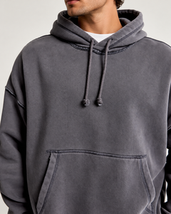Sweat à capuche oversize délavé style vintage avec coutures apparentes, cordon de serrage noué, poche frontale et poignets côtelés - Product Image 6