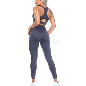Ensemble de sport respirant et confortable avec soutien-gorge et leggings, logo frontal, idéal pour la gym et le yoga – Meilleures ventes - Product Image 4