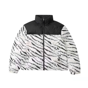 Blouson d'hiver personnalisé matelassé ultra-léger en duvet de canard et d'oie, coupe courte, zippé, avec logo brodé, pour hommes et femmes - Product Image 4
