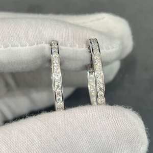 Boucles d'oreilles créoles délicates en moissanite taille ronde pour femmes, en argent sterling 925, serties de diamants, bijoux pour les amoureux - Product Image 3