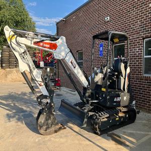 Mini excavadora compacta Bobcat E32 de 3.5 toneladas con orugas para uso agrícola, construcción, excavación, tendido de tuberías y trabajos de paisajismo. - Product Image 4