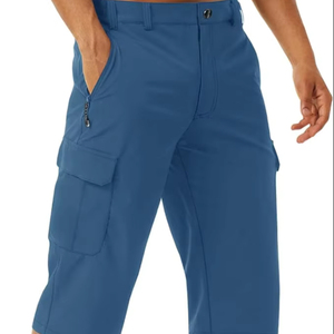 Shorts de sport pour homme style urbain 3/4, séchage rapide, pour la gym et la randonnée, avec poches zippées, couleur unie, légers - Product Image 1