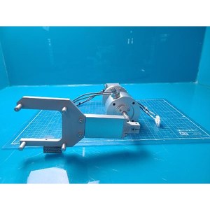 Cylindre pneumatique compact SMC CDQ2A32-15DC, utilisé comme pièce détachée pour équipement semi-conducteur d'occasion - Product Image 1