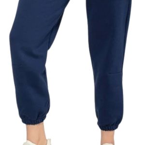 Pantalon de jogging cargo bleu marine pour femme, taille élastique avec cordon de serrage, décontracté, avec poches latérales et chevilles resserrées, idéal pour l'entraînement - Product Image 3