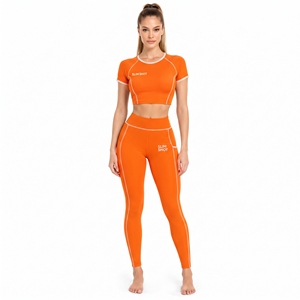 Ensemble de yoga 2 pièces pour femme : Crop top à manches courtes et leggings taille haute en coton et polyester – Tenue de performance - Product Image 3