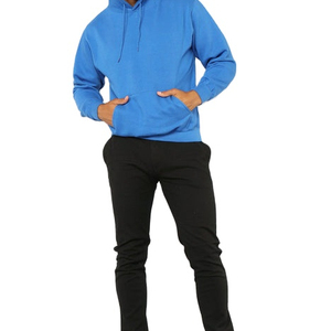 Ensemble de survêtement court pour femme avec pantalon de jogging et sweat à capuche à poches latérales, également disponible pour homme - Product Image 1