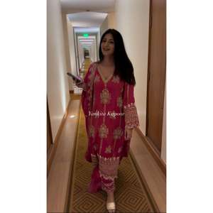 DISEÑADOR CHINON SECUENCIA DE BORDADO DE SECUENCIA TRABAJO TOP BOTTOM CON DUPATTA ROSA - Product Image 1