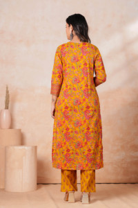 Traje Kurti Pantalón Estilo Indio con Estampado Floral y Dupatta – Atuendo Cómodo para Uso Diario - Product Image 2