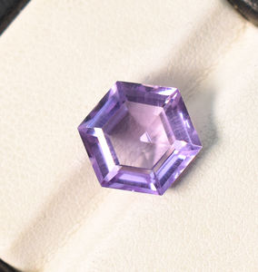 อเมทิสต์สีม่วงอ่อนเหลี่ยมเพชรพลอย6มม. ถึง20มม. ห้องปฏิบัติการสร้างพลอยอเมทิสสีม่วงหลวมสำหรับการทำเครื่องประดับ DIY - Product Image 2