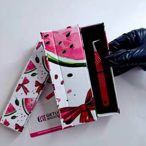 Pince à épiler pour cils 90 Boot Red Powder Coating Watermelon Design en acier inoxydable à pointe lisse, outil de précision, avec boîte d'emballage - Product Image 2