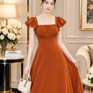 เดรสพลีทลำลองสำหรับผู้หญิง ดีไซน์หรูหรา ทรงเข้ารูป เอวธรรมชาติ ผ้าชีฟอง ไร้สายรัดไหล่ ซักได้ ราคาโรงงาน รับสั่งทำ - Product Image 3