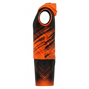 Uniforme Cómodo para Fútbol 7v7, Ofrece Tela Transpirable que Absorbe la Humedad y un Diseño Atlético Moderno para Fútbol de Alta Intensidad - Product Image 6