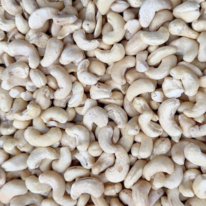 Nueces de Anacardo W320 Hechas en Vietnam, Servicio SANTIGO 24/24 - Product Image 1