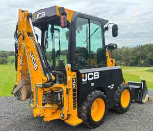 Chargeuse-pelleteuse compacte JCB 1CX à moteur diesel 4x4, machine de construction avec chargeur frontal et pelle arrière - Product Image 4