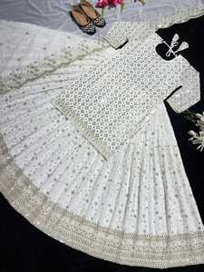 Conjunto de Lehenga Choli de Diseño Pakistaní con Dupatta |   Traje Étnico de Seda para Fiesta de Bodas - Product Image 2