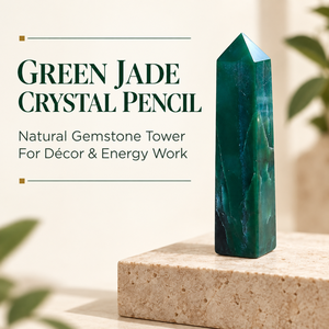 Pierre précieuse brute sculptée en forme de prisme hexagonal de cristal vert naturel pour décorations et artisanat de Noël - Product Image 2