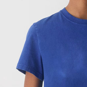 Camiseta de Mujer de Diseño Minimalista con Material Cómodo para Compradoras, Colección Verano 2026, Precio Económico, Material Suave con Logotipo - Product Image 3